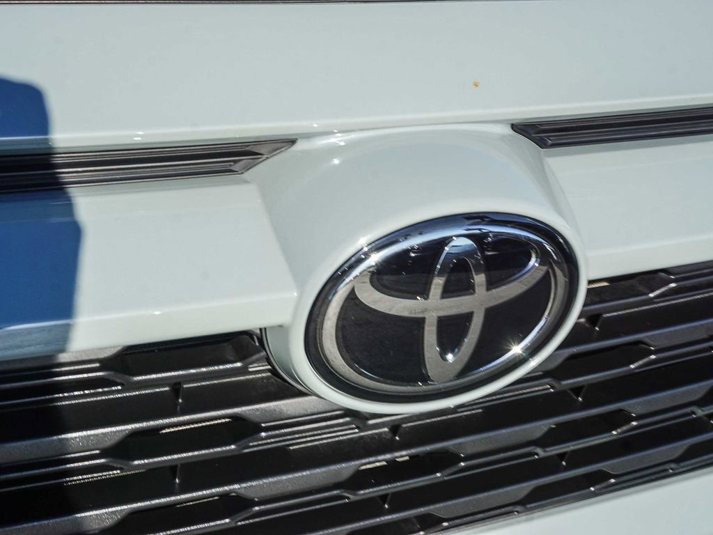 Used 2023 Toyota RAV4 XLE Premium FWD image 11