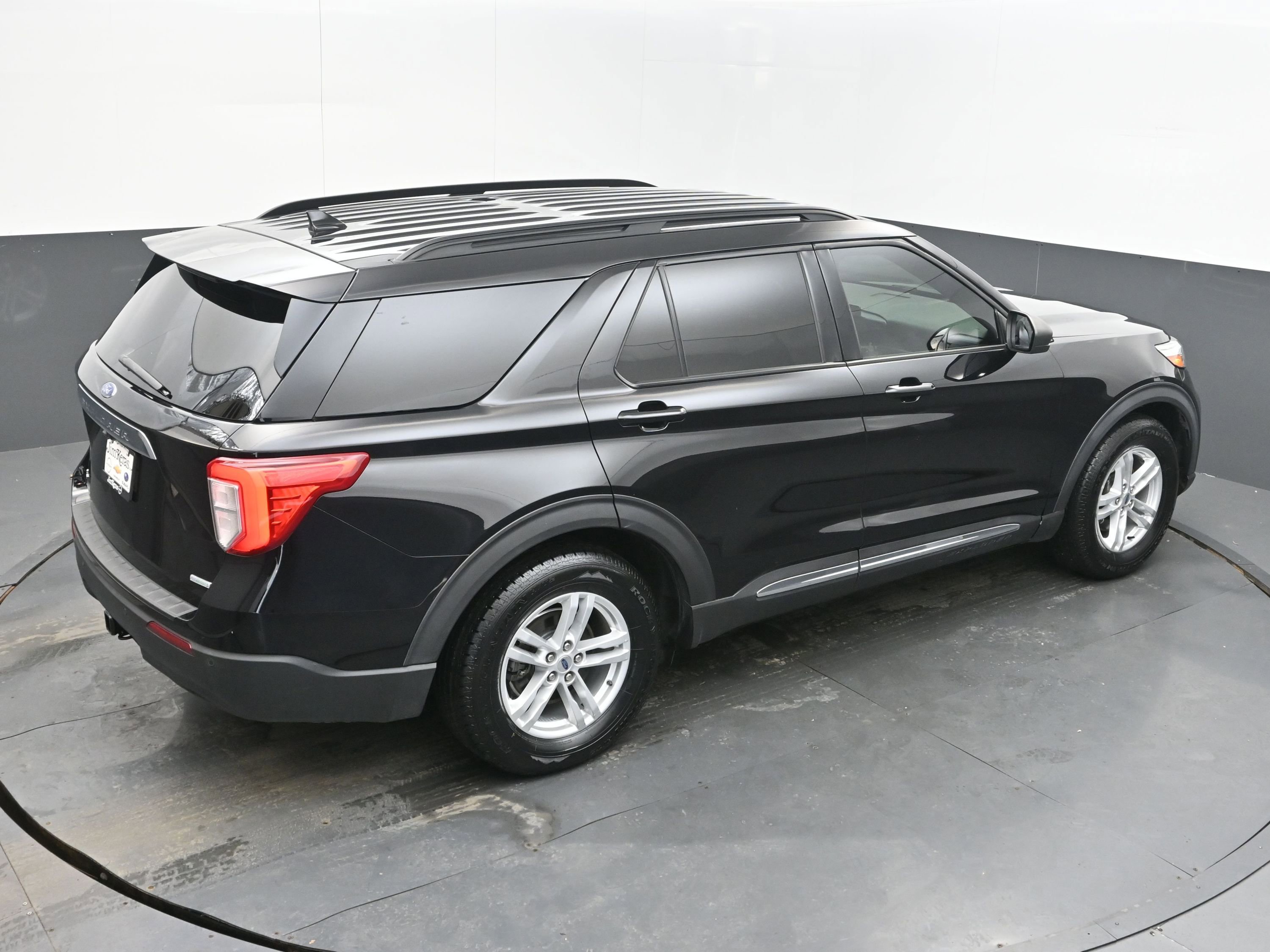 Used 2020 Ford Explorer XLT w/ Class III Trailer Tow Package image 39