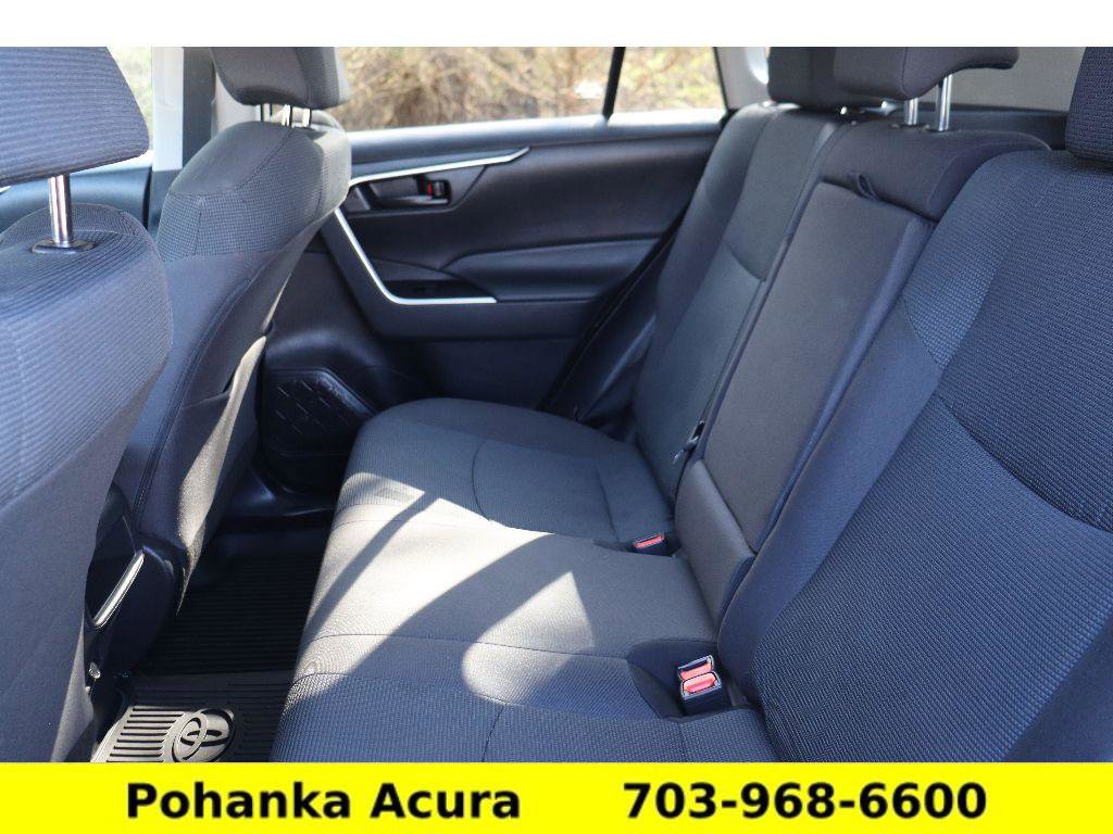 Used 2021 Toyota RAV4 LE image 24
