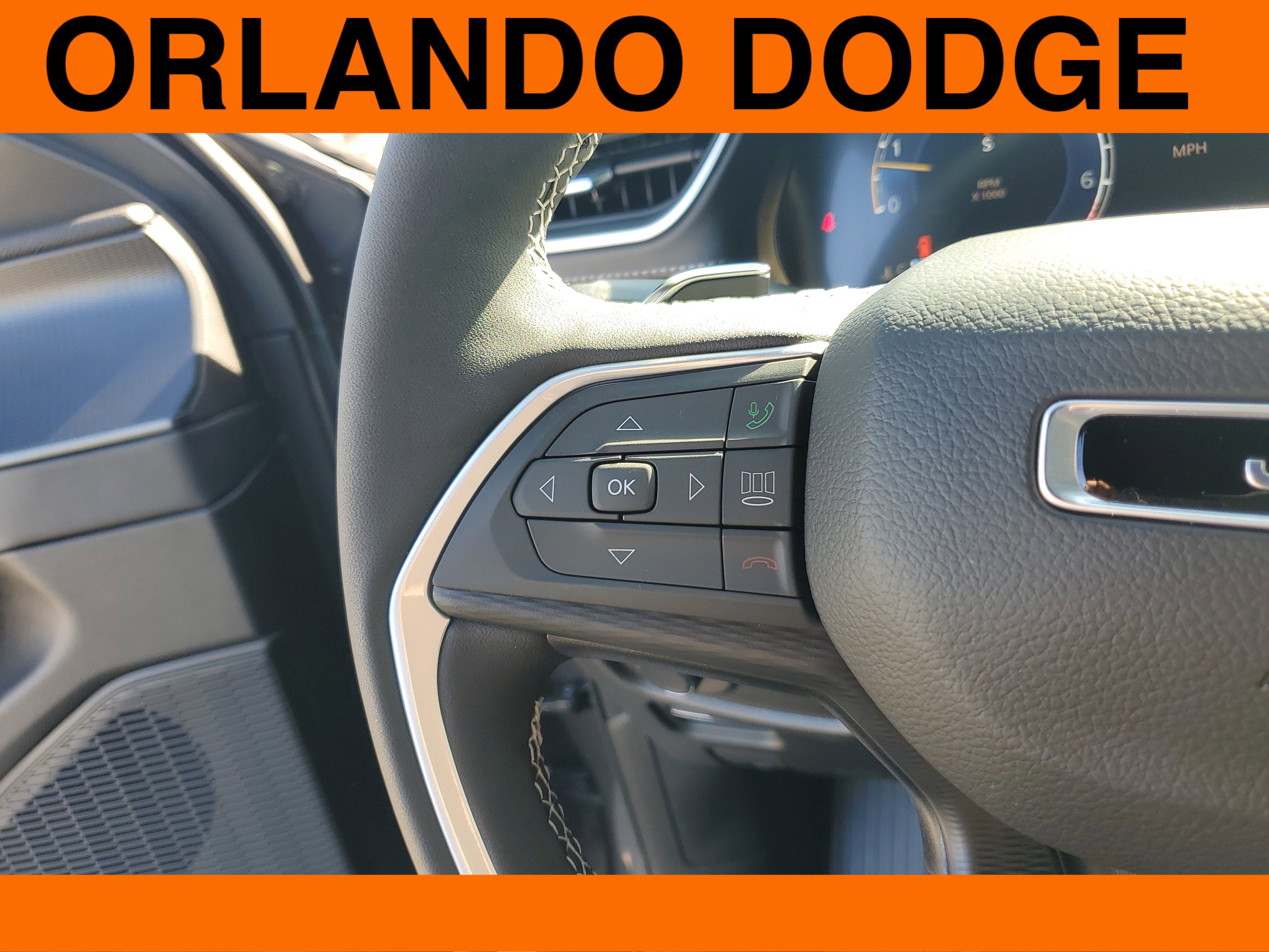 New 2025 Jeep Grand Cherokee L Altitude image 13