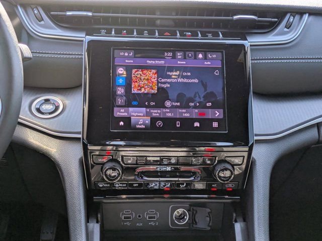 New 2025 Jeep Grand Cherokee L Laredo image 16