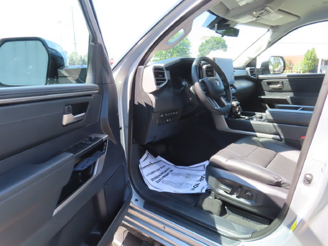 Used 2023 Toyota Tundra Limited AWD/4WD image 19