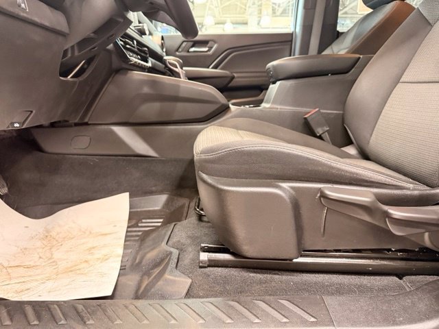 Used 2023 Chevrolet Colorado LT AWD/4WD image 7