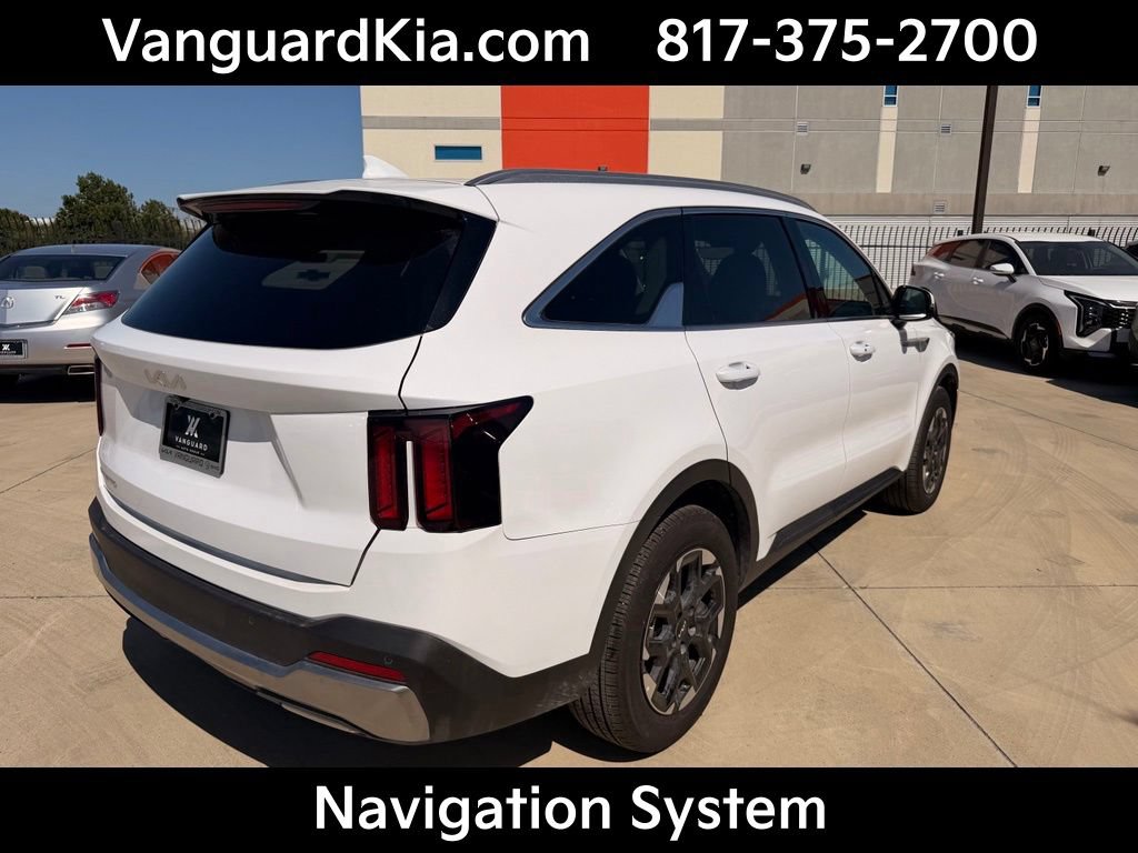 Certified 2025 Kia Sorento S w/ Panoramic Sunroof Package FWD image 4