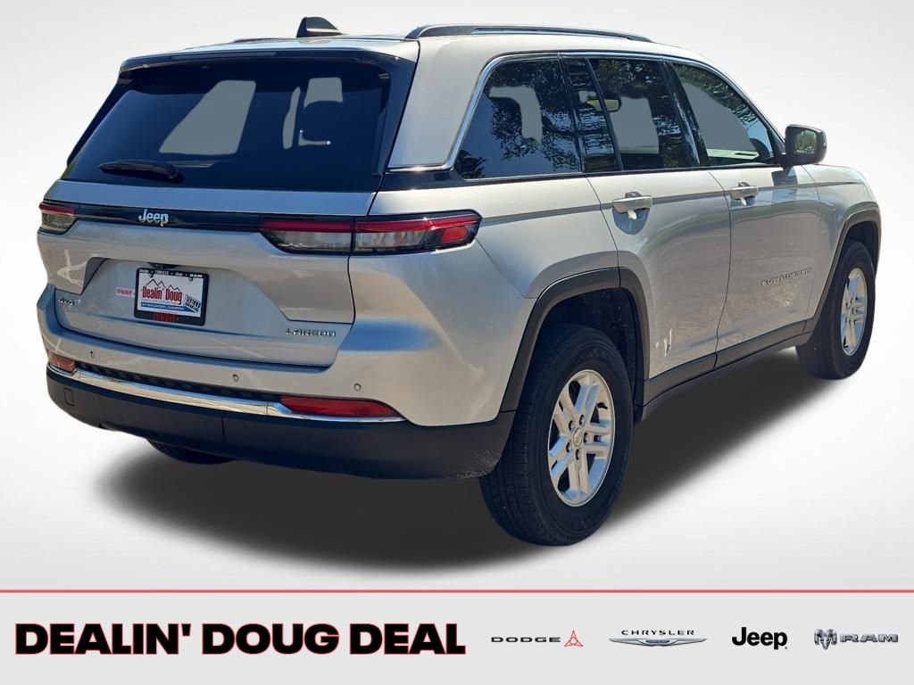 Used 2023 Jeep Grand Cherokee Laredo image 6