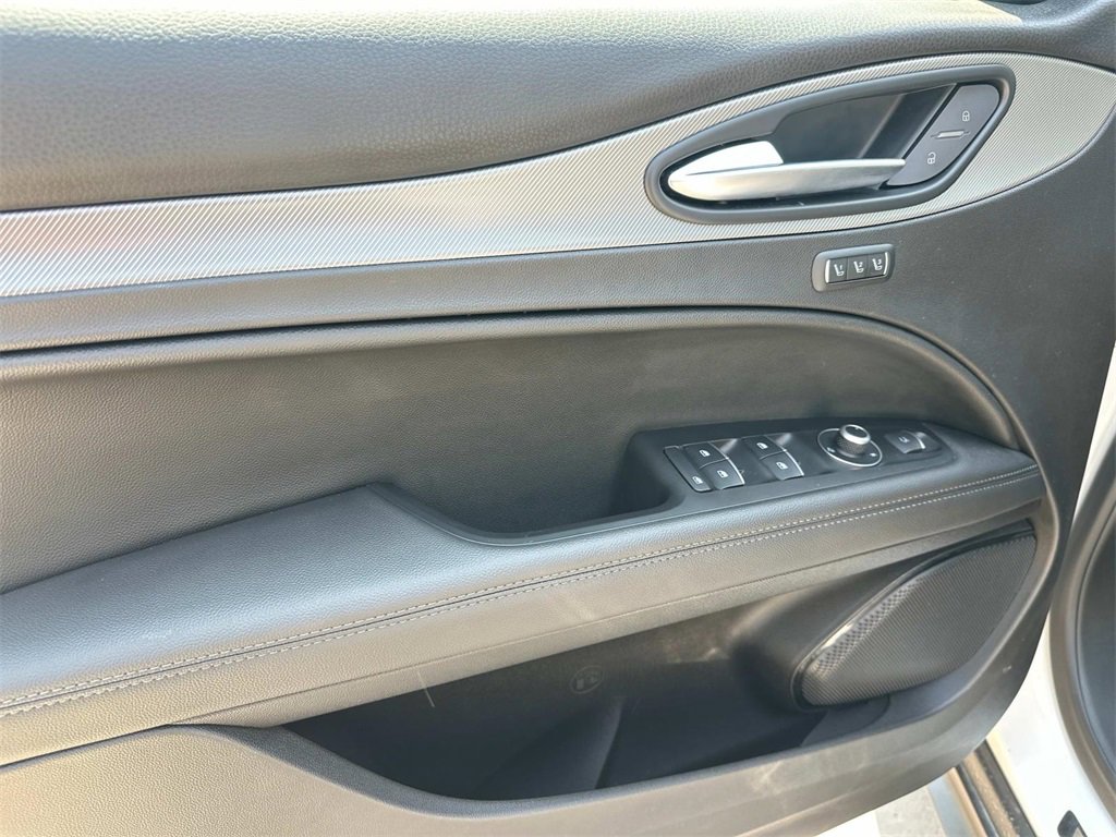 New 2025 Alfa Romeo Stelvio Sprint w/ Convenience Package image 14