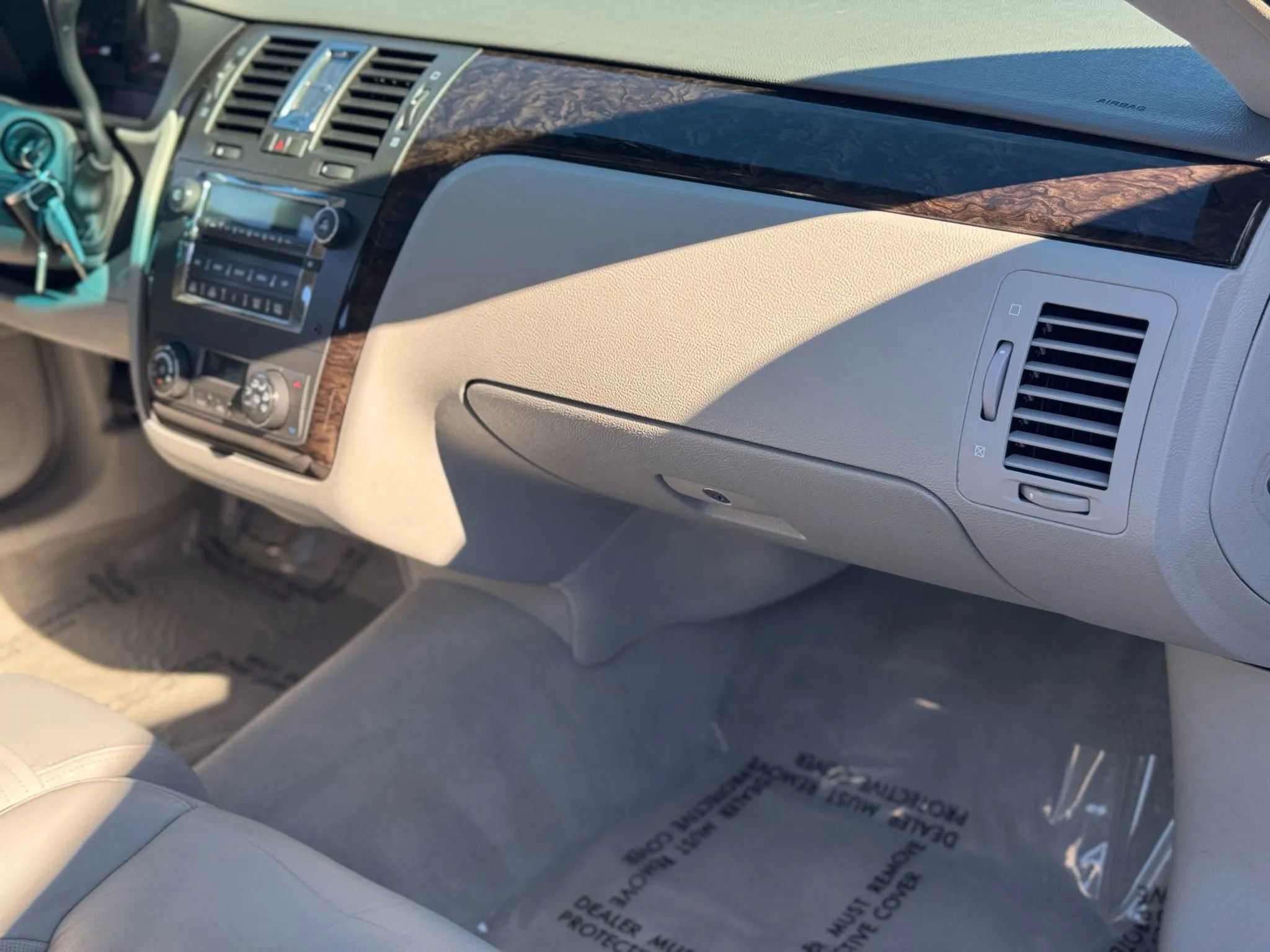 Used 2011 Cadillac DTS Luxury image 44