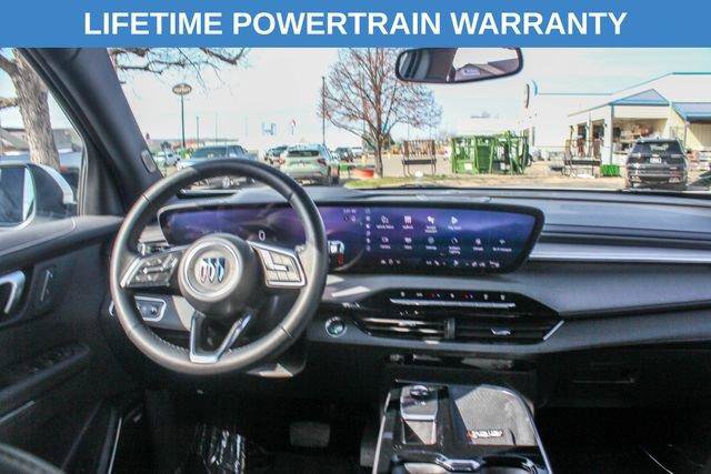 Used 2025 Buick Enclave Preferred AWD/4WD image 15