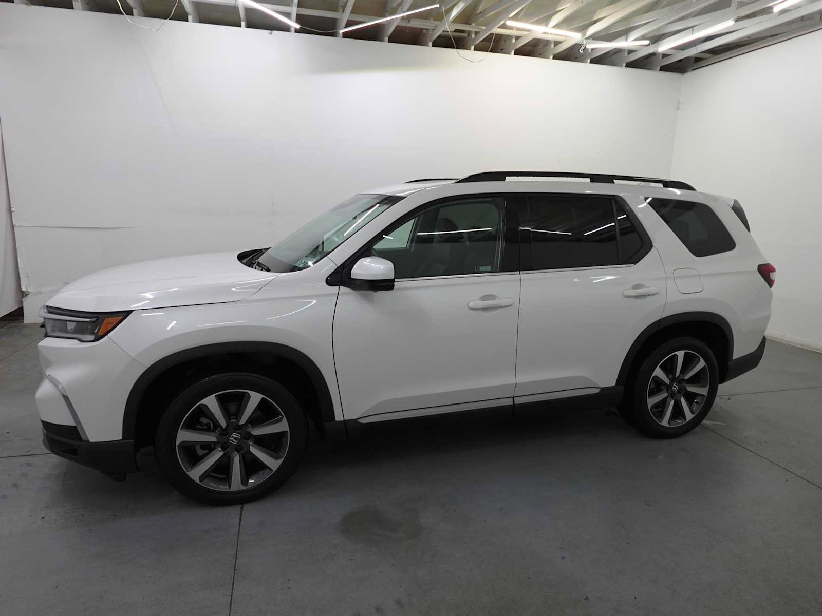 Certified 2025 Honda Pilot Elite image 8