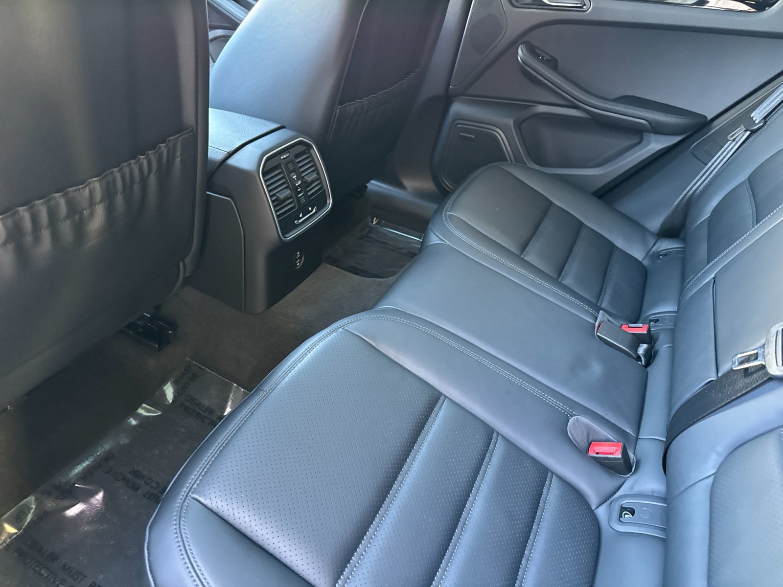 Certified 2026 Porsche Macan AWD/4WD image 14