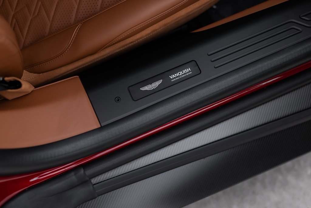 New 2025 Aston Martin Vanquish image 30