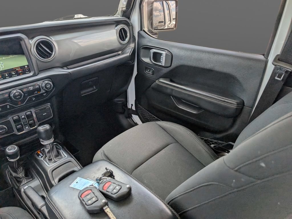 Used 2019 Jeep Wrangler Unlimited Sahara w/ Uconnect 4C Nav & Sound Group AWD/4WD image 19