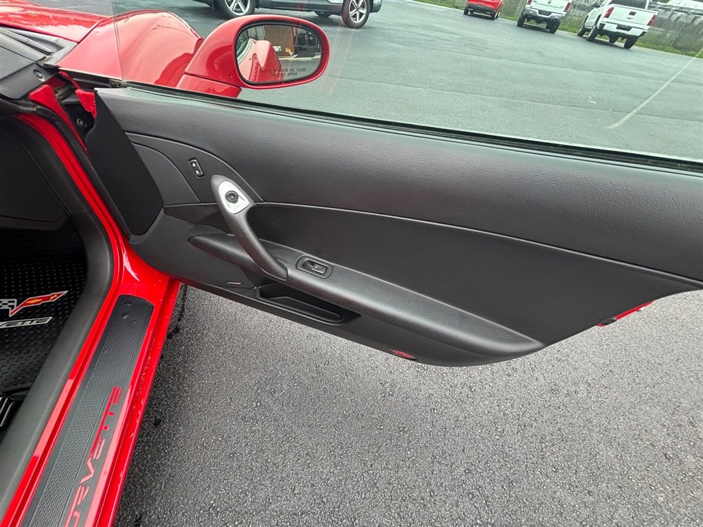 Used 2007 Chevrolet Corvette Coupe w/ Preferred Equipment Group RWD image 29