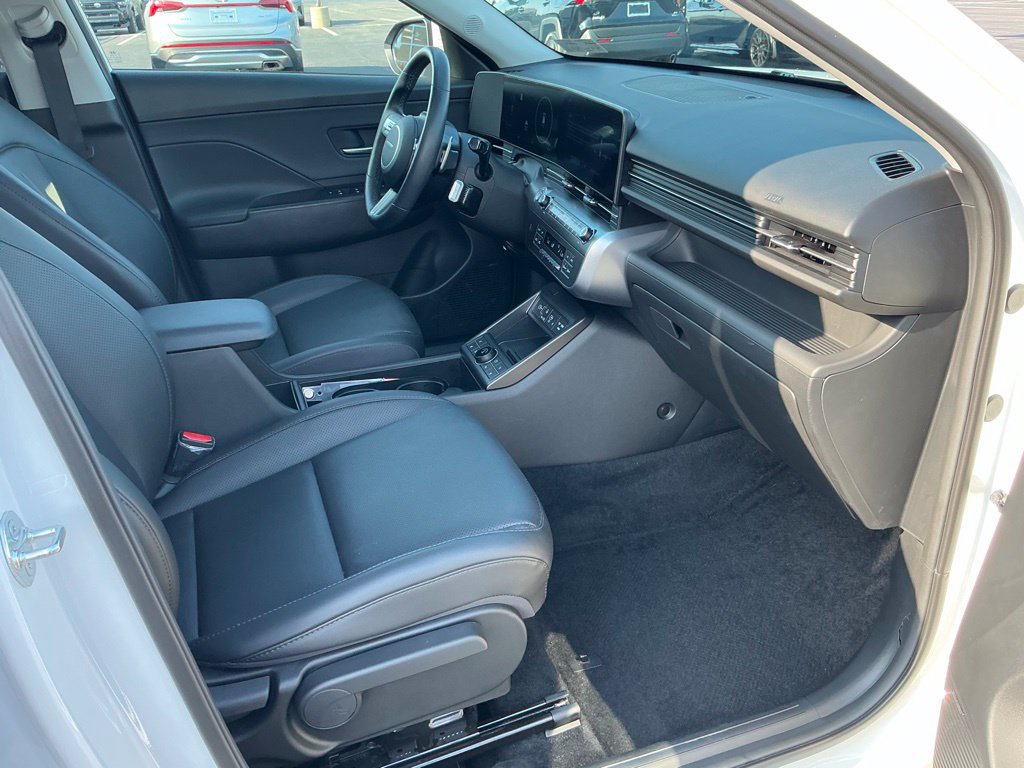 Certified 2025 Hyundai Kona Limited AWD/4WD image 32