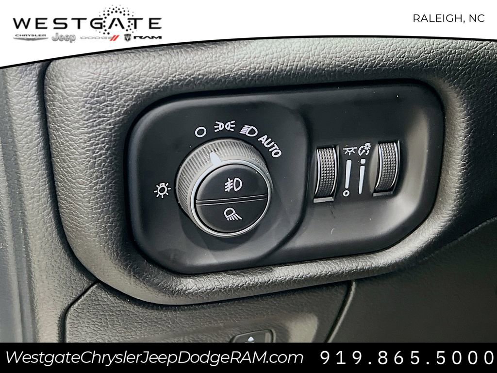 New 2026 RAM 1500 4x4 Crew Cab image 13