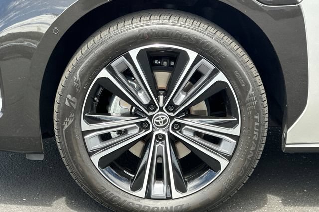 Used 2024 Toyota bZ4X AWD w/ Weather Package image 31