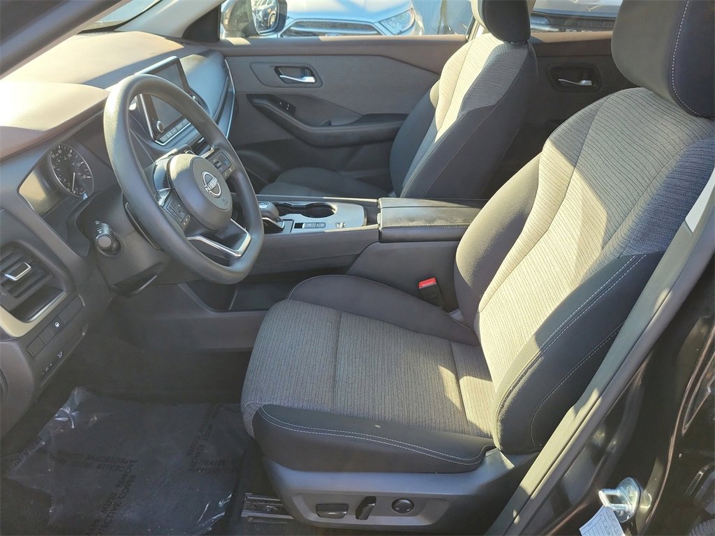 Used 2023 Nissan Rogue SV image 12