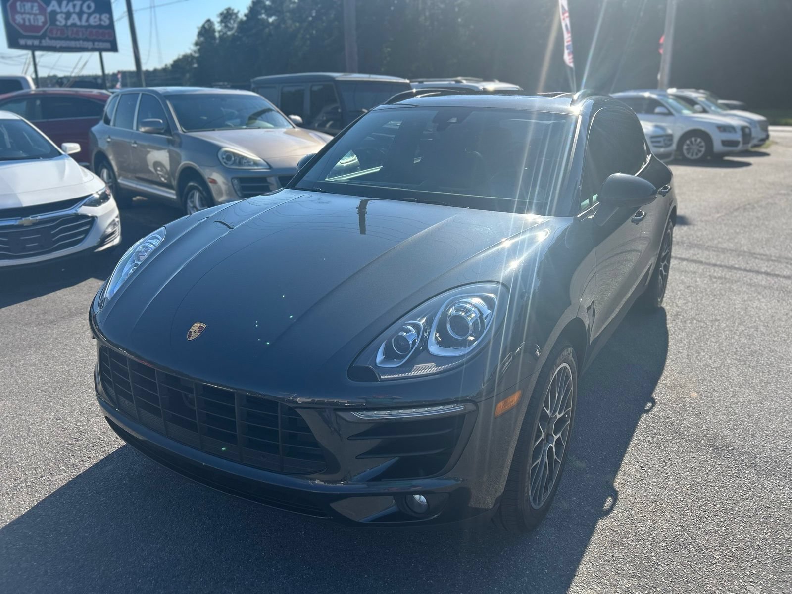 Used 2018 Porsche Macan Sport Edition AWD/4WD image 3