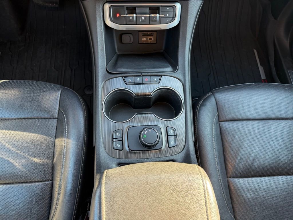 Used 2020 GMC Acadia SLT w/ LPO, Floor Liner Package image 18