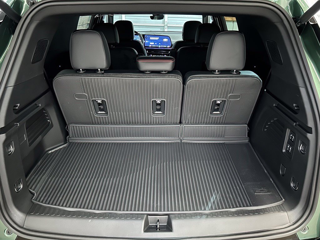 New 2027 Chevrolet Traverse RS w/ LPO, Floor Liner Package AWD/4WD image 17