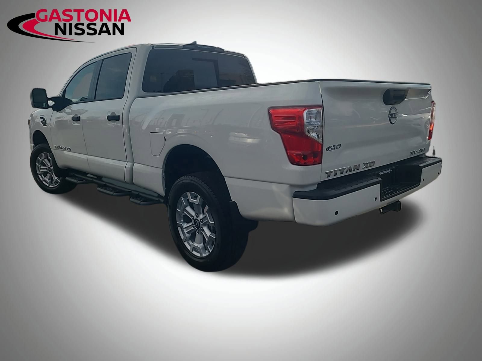 Used 2024 Nissan Titan SV w/ SV Convenience Package image 9
