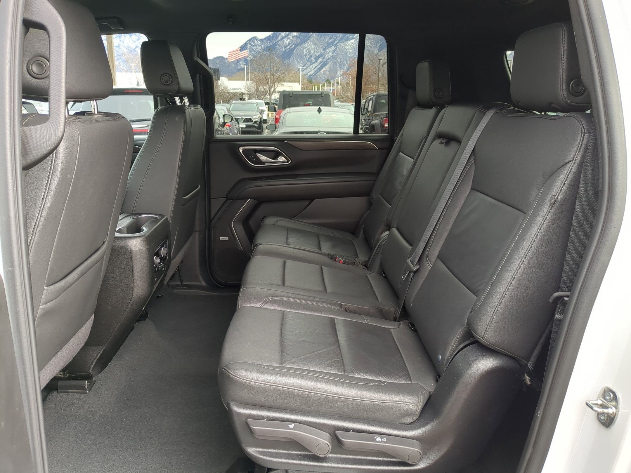 Used 2024 Chevrolet Suburban LT image 29