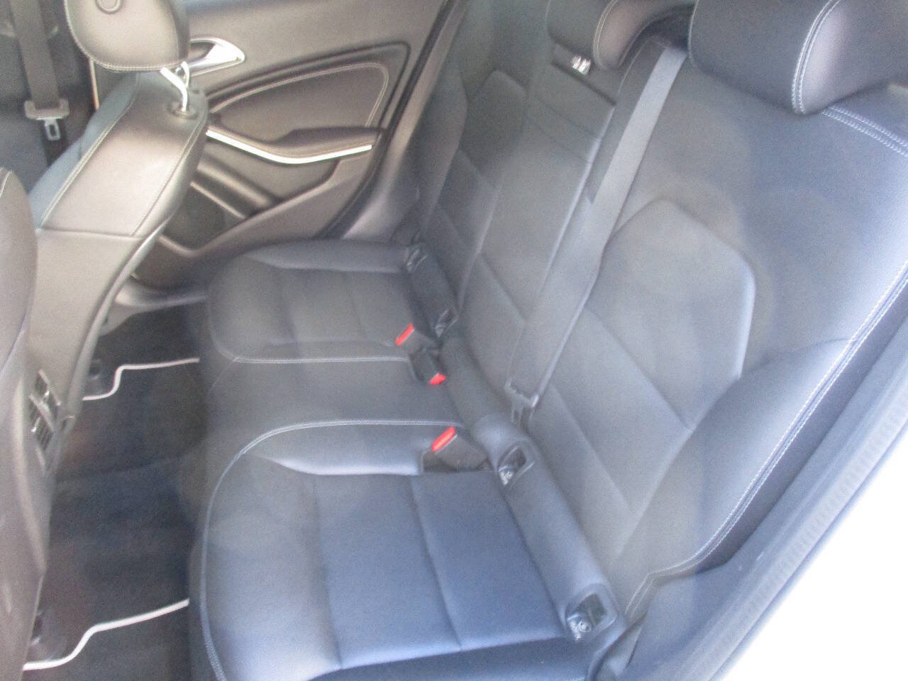 Used 2018 Mercedes-Benz GLA 250 4MATIC image 23
