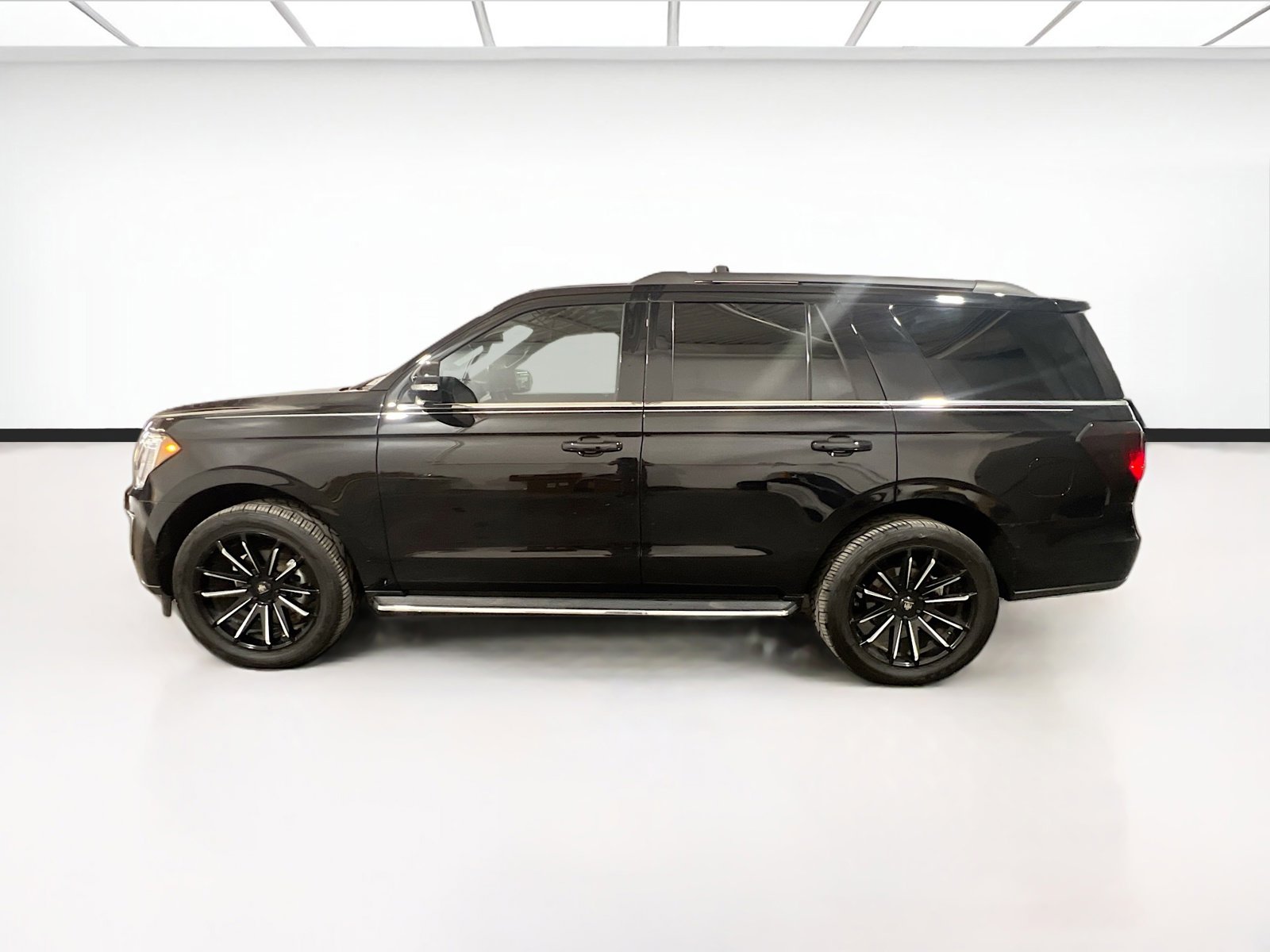 Used 2021 Ford Expedition XLT AWD/4WD image 23