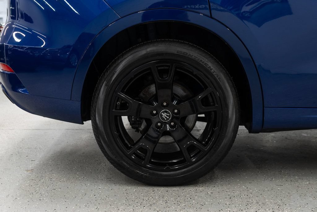 Used 2022 Maserati Levante GT AWD/4WD image 32