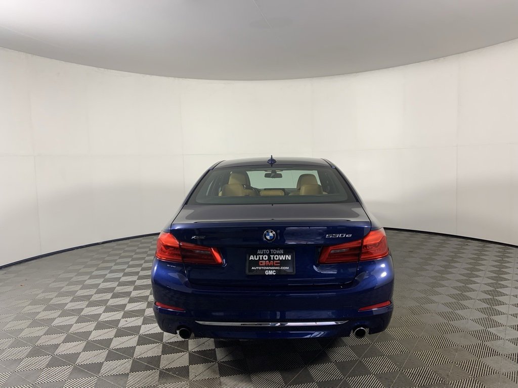 Used 2020 BMW 530e xDrive w/ Executive Package image 8