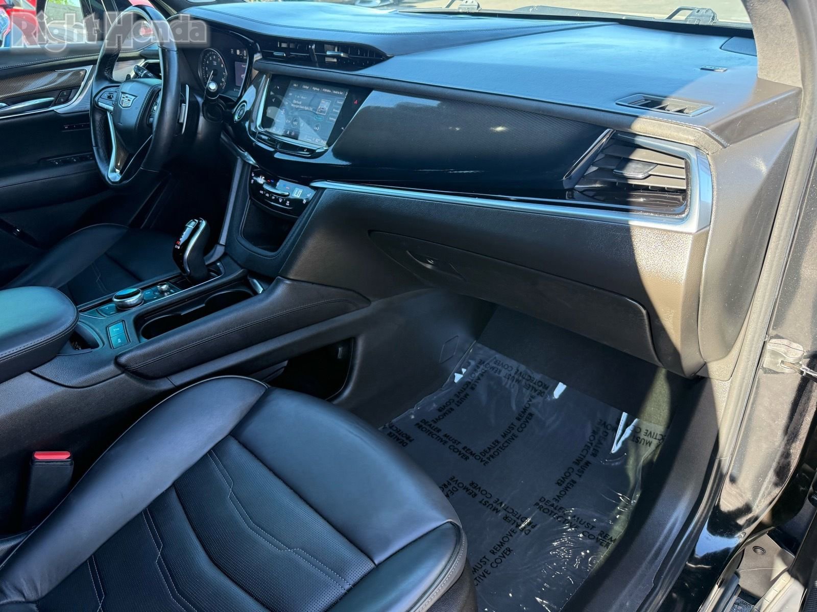Used 2023 Cadillac XT6 Sport w/ Platinum Package image 28