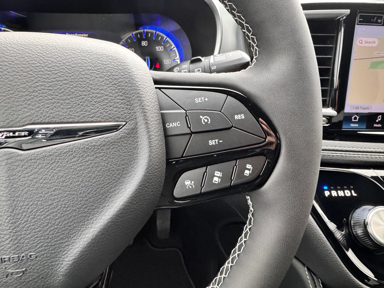 New 2026 Chrysler Pacifica Limited w/ S Appearance Package FWD image 17