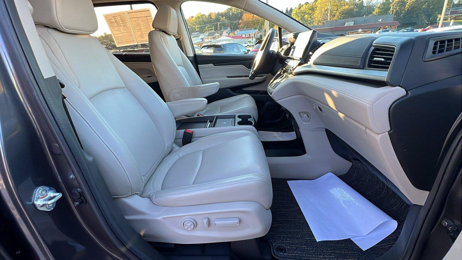 Certified 2025 Honda Odyssey EX-L image 13