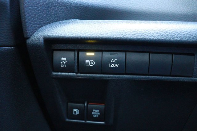 Used 2022 Toyota Sienna XSE w/ XSE Plus Package image 20