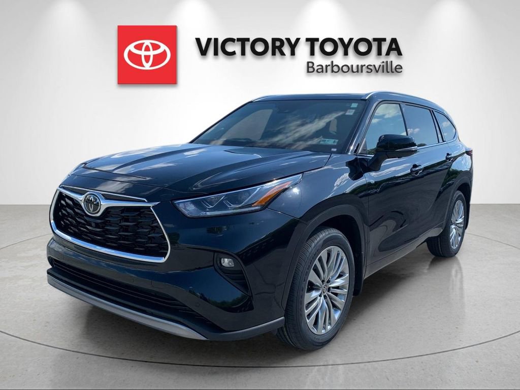 New 2026 Toyota Highlander Platinum AWD/4WD image 1