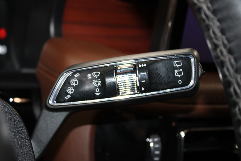 Used 2022 Lincoln Nautilus Reserve w/ Equipment Group 201A FWD image 39