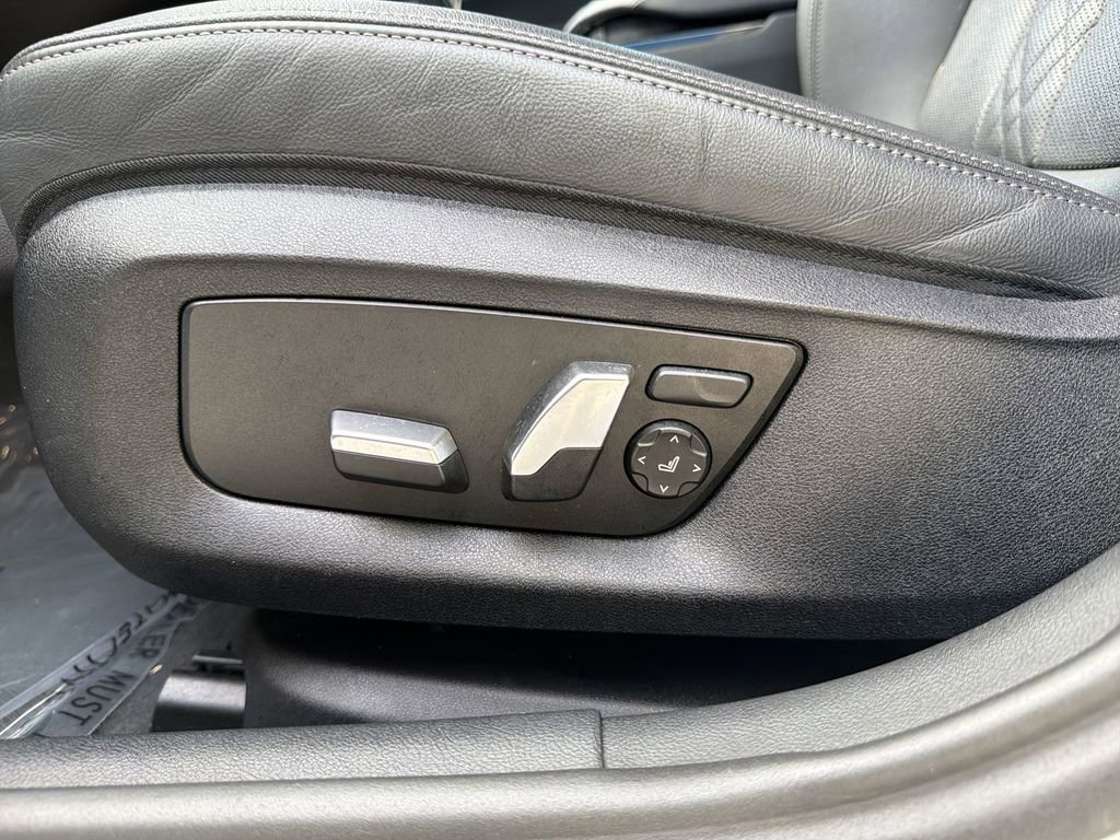 Used 2023 BMW 530i 530i w/ M Sport Package image 39
