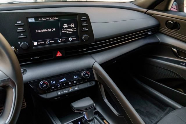 New 2025 Hyundai Elantra Sport FWD image 11