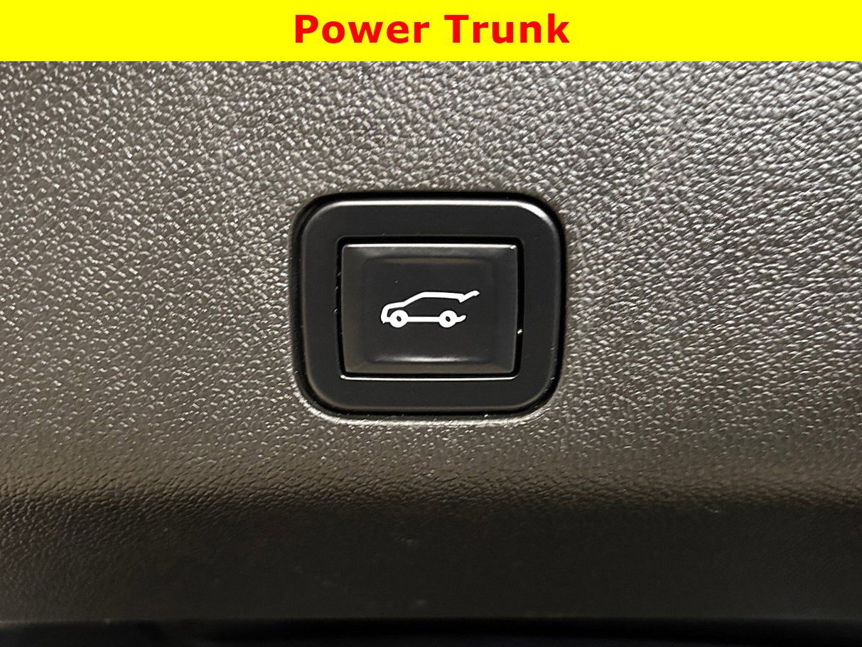 Used 2022 Chevrolet Tahoe Z71 w/ Luxury Package AWD/4WD image 35