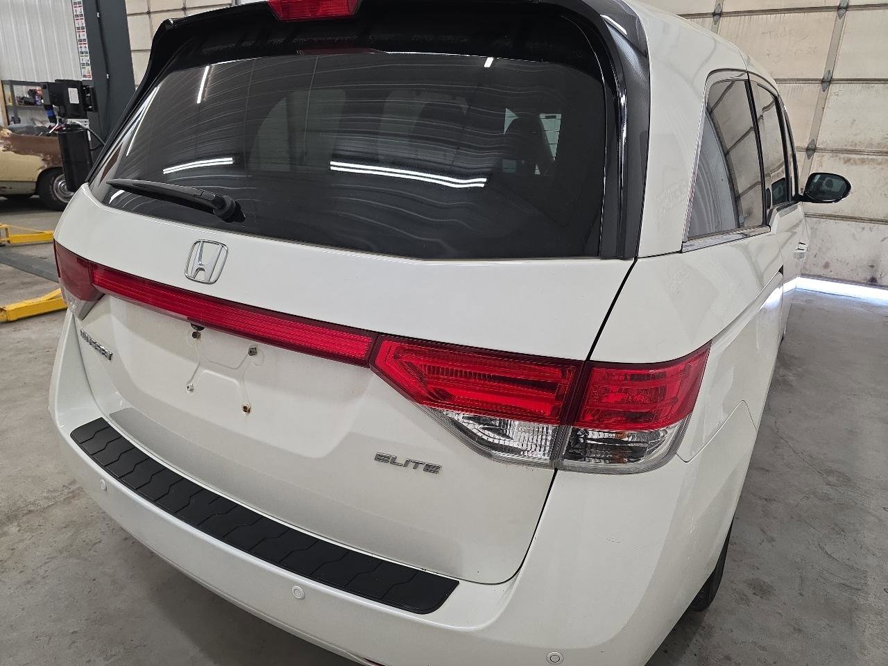 Used 2016 Honda Odyssey Touring Elite image 11