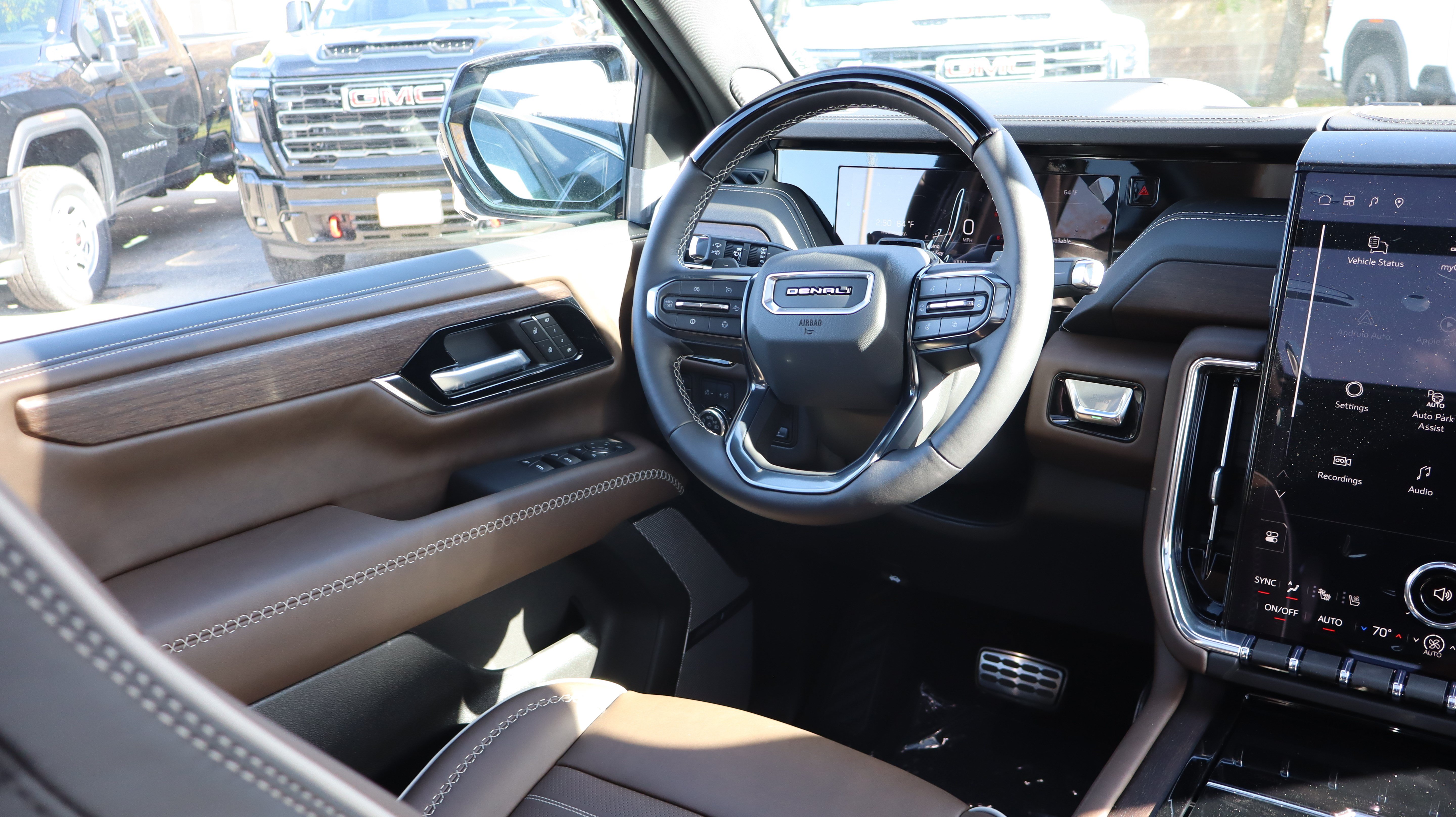 New 2026 GMC Yukon Denali Ultimate AWD/4WD image 9