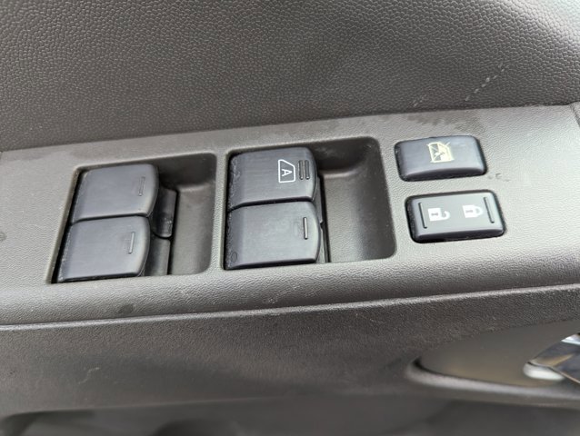 Used 2015 Nissan Frontier PRO-4X AWD/4WD image 10