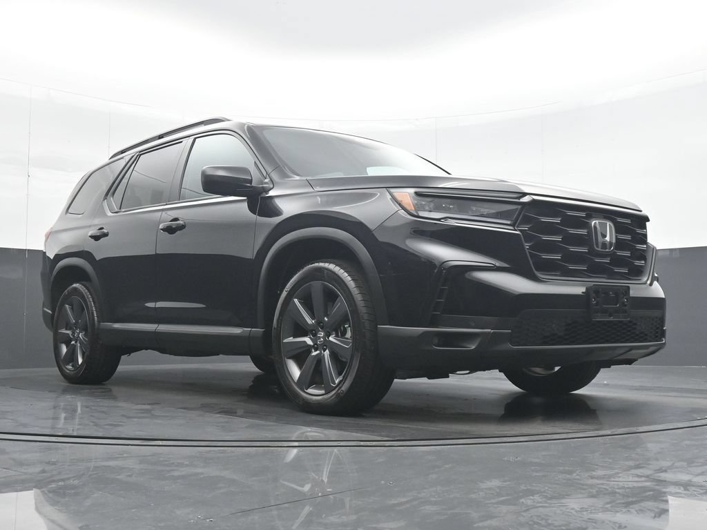 Used 2025 Honda Pilot Sport image 34