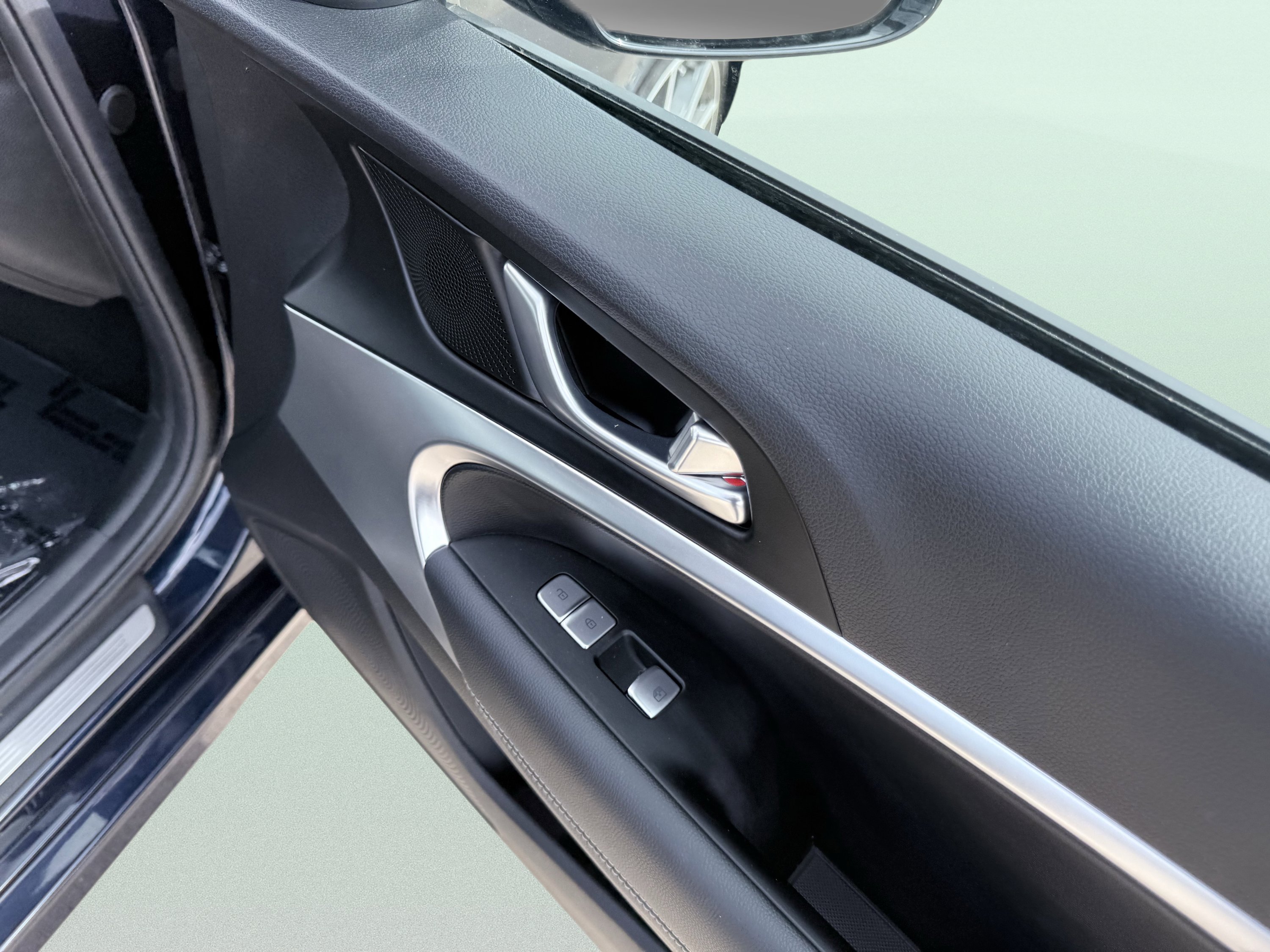 Used 2026 Genesis G70 2.5T image 42