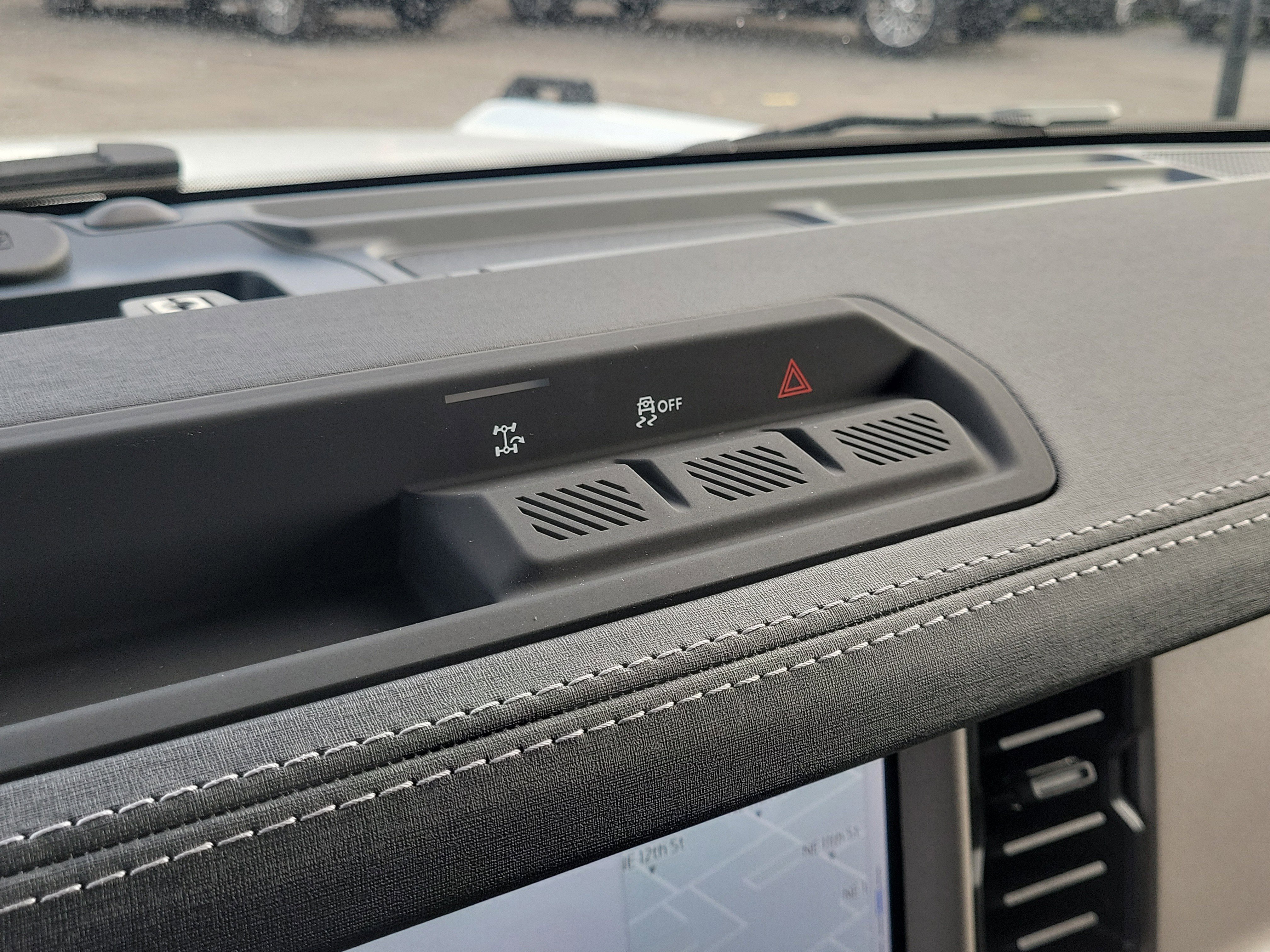 New 2025 Ford Bronco Outer Banks image 15