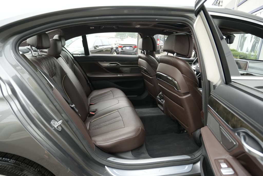 Used 2016 BMW 750i xDrive AWD/4WD image 42