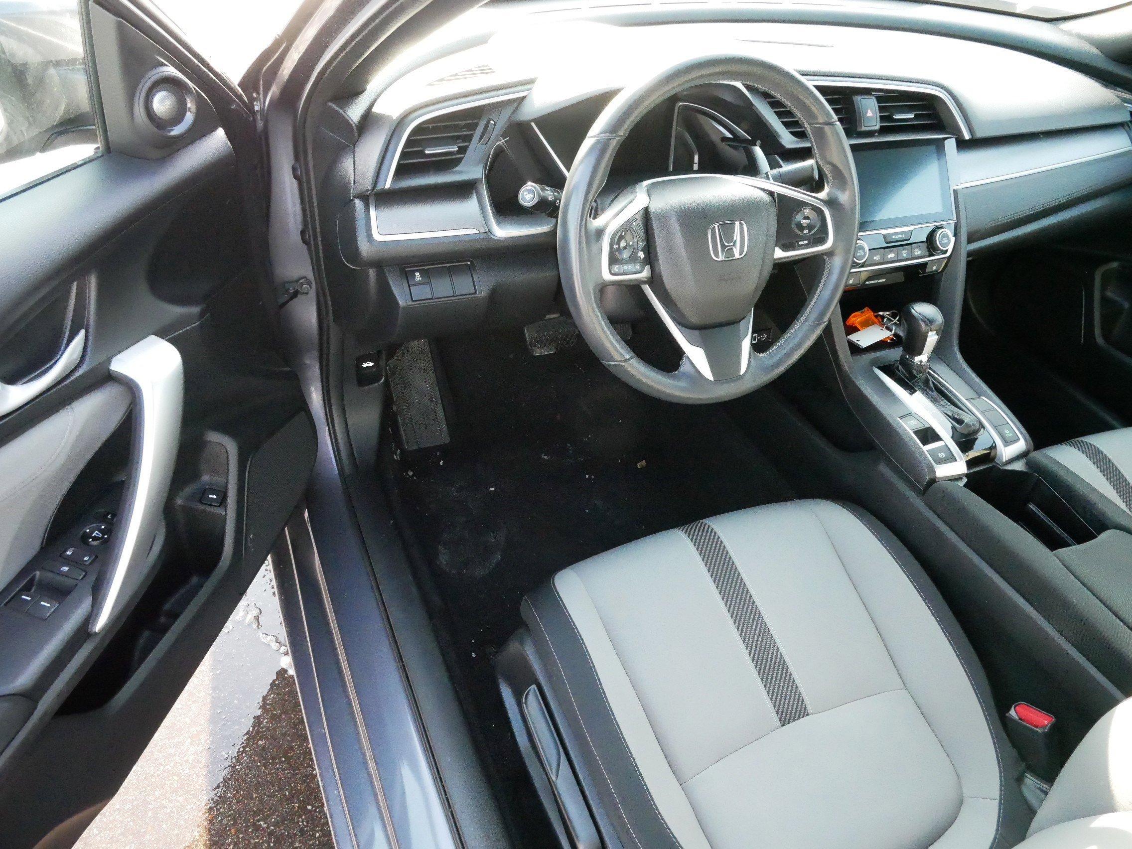 Certified 2018 Honda Civic EX-T image 9