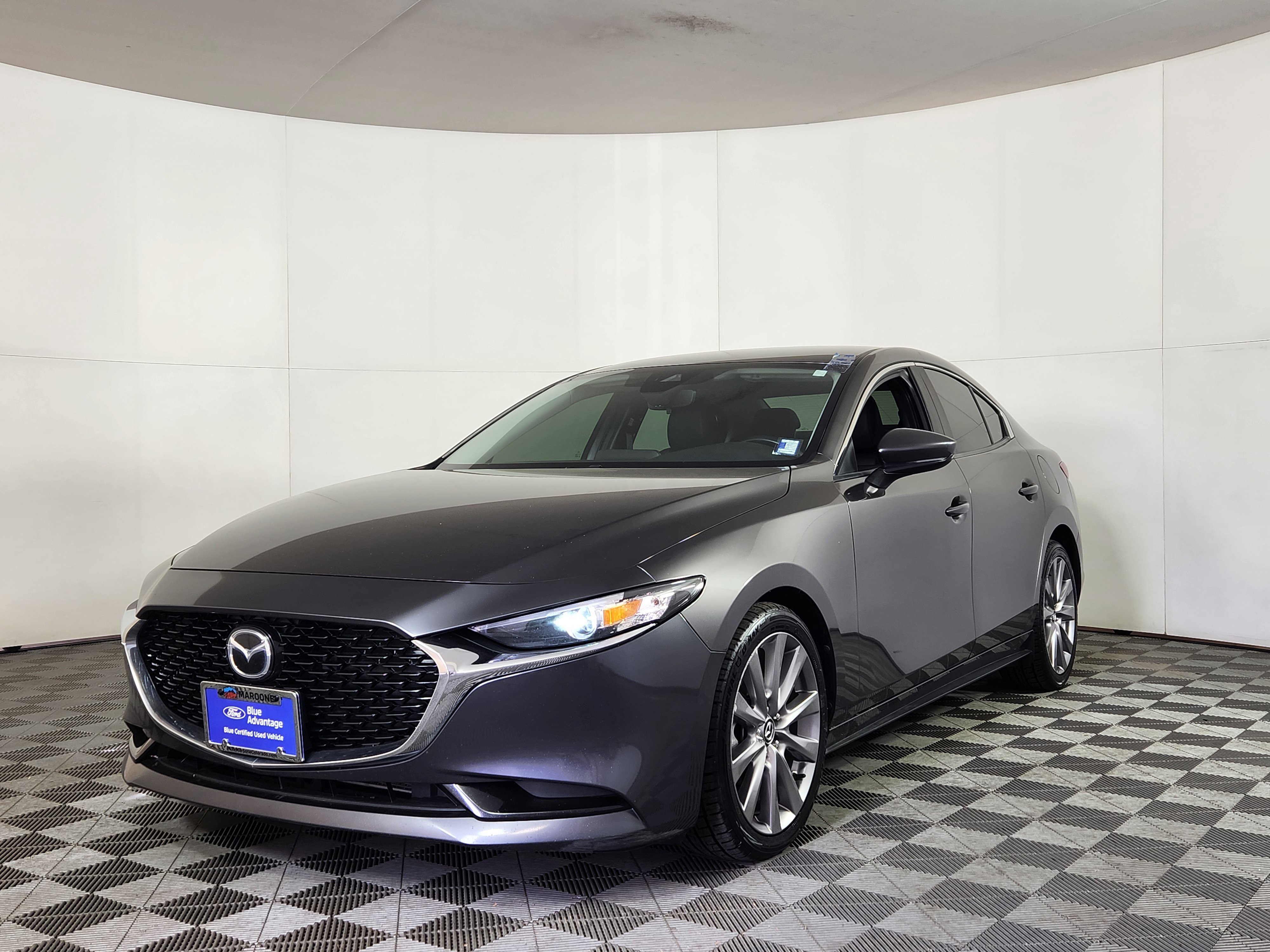 Used 2019 MAZDA MAZDA3 Sedan w/ Select Package video 3