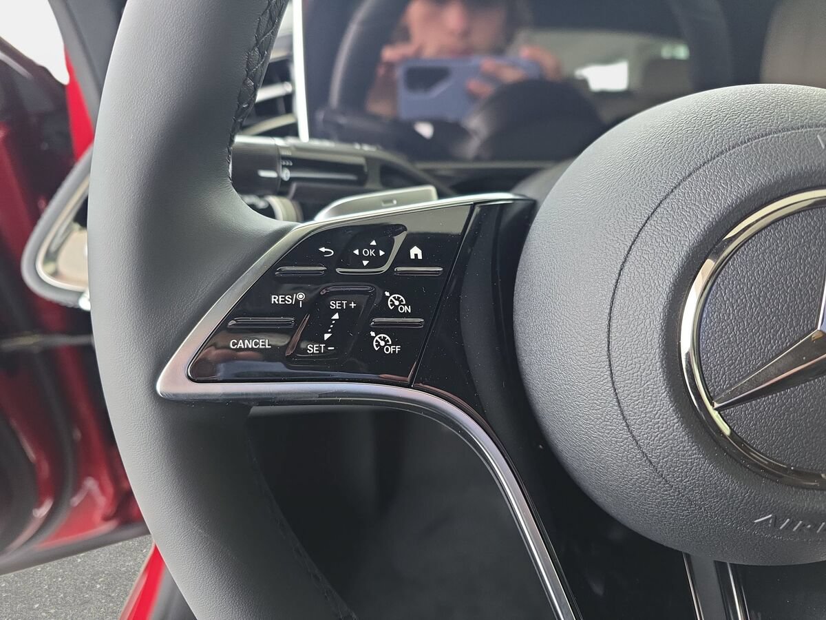 New 2026 Mercedes-Benz E 350 4MATIC Sedan image 17