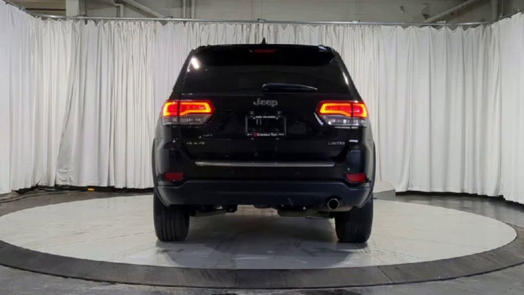 Used 2020 Jeep Grand Cherokee Limited image 9